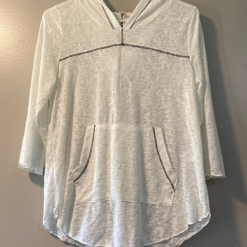 Maurice’s size M super lightweight hoodie. NWT white with gray stitching